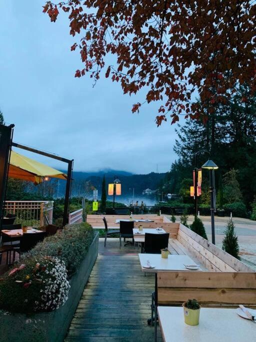 Villa Oceanfront Zen à North Vancouver Extérieur photo